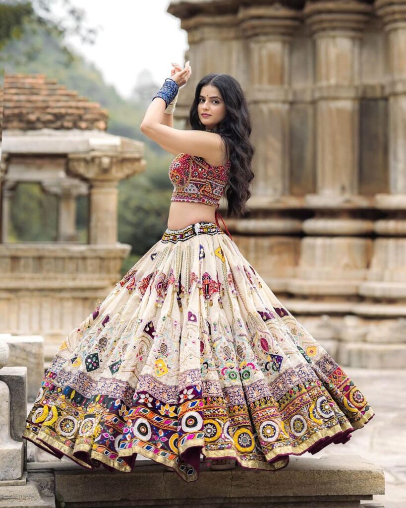 Outlet navratri special chaniya choli with digital print & real mirror work