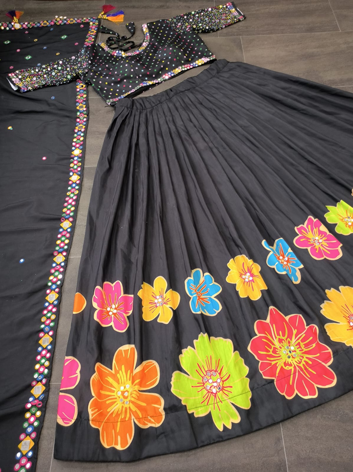 black single color lahenga choli black single color lahenga choli